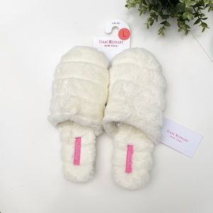 Isaac Mizrahi White fluffy slippers